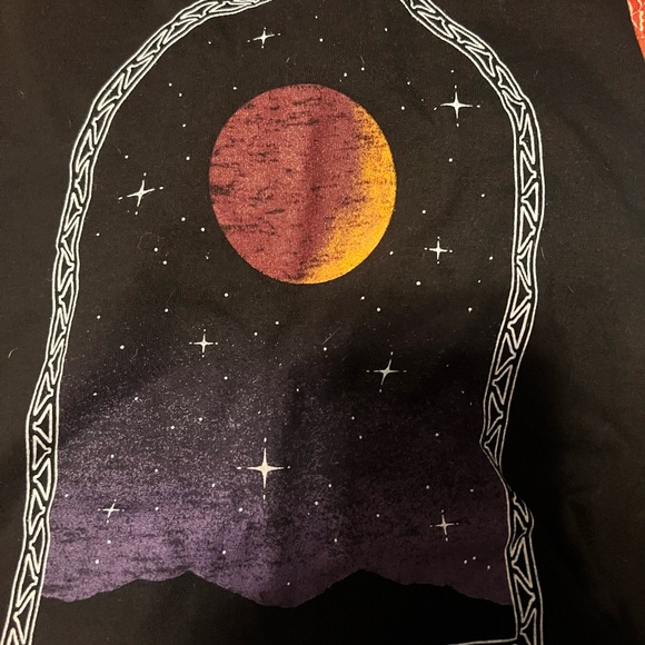 t shirt - Picture 2 of 3